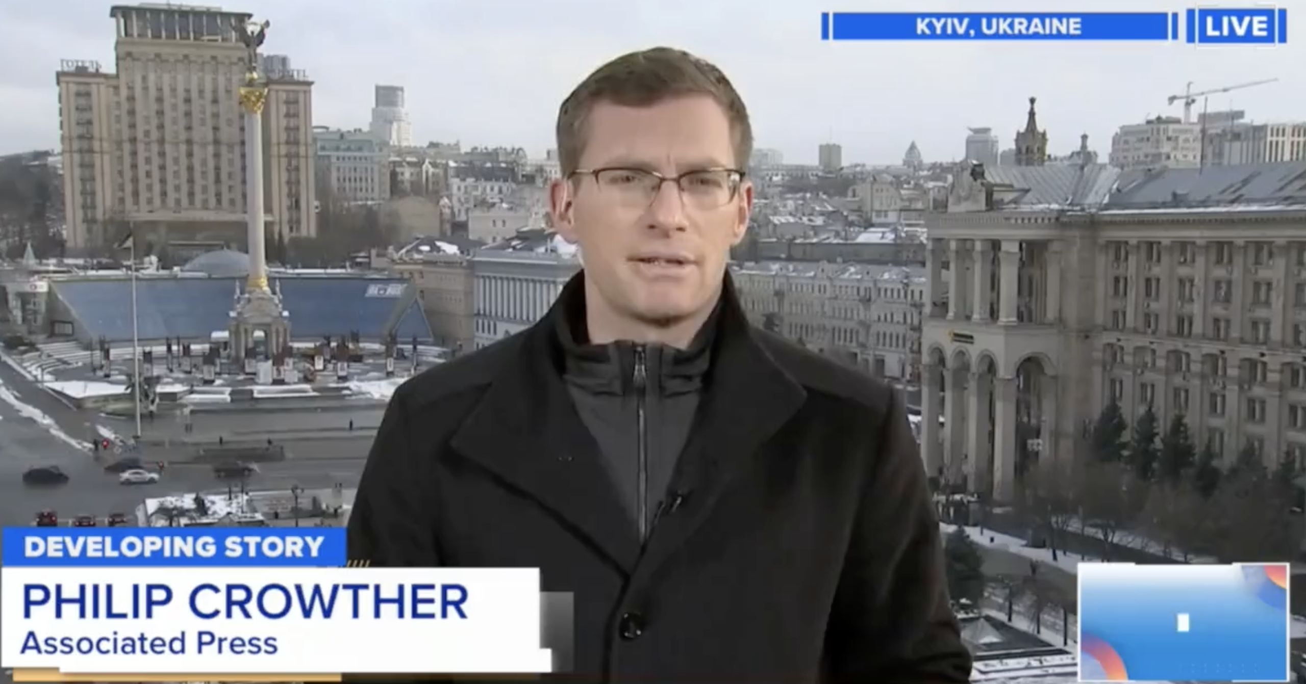 Conoce a Philip Crowther; el reportero que cubre el conflicto Rusia-Ucrania en 6 idiomas