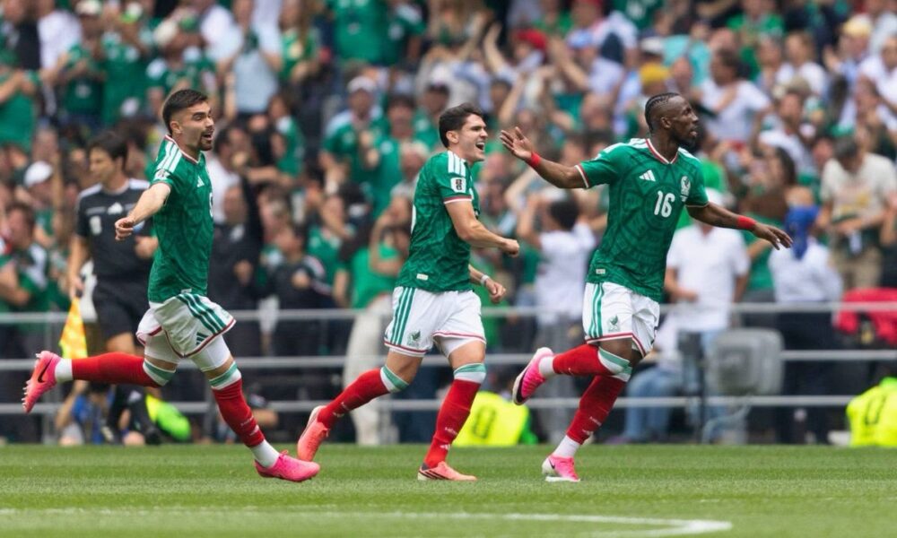 México enciende la fiesta mundialista; vence 2-0 a Sudáfrica