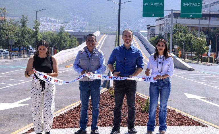 Entrega Adrián dos obras del Circuito Vial El Huajuco