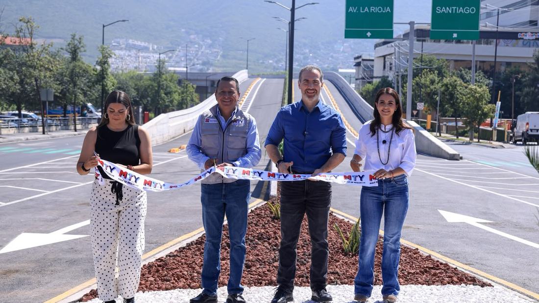 Entrega Adrián dos obras del Circuito Vial El Huajuco