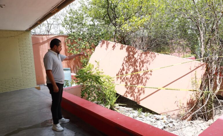 Alertan sobre daños en bardas e instalaciones eléctricas de secundaria en Santa Catarina