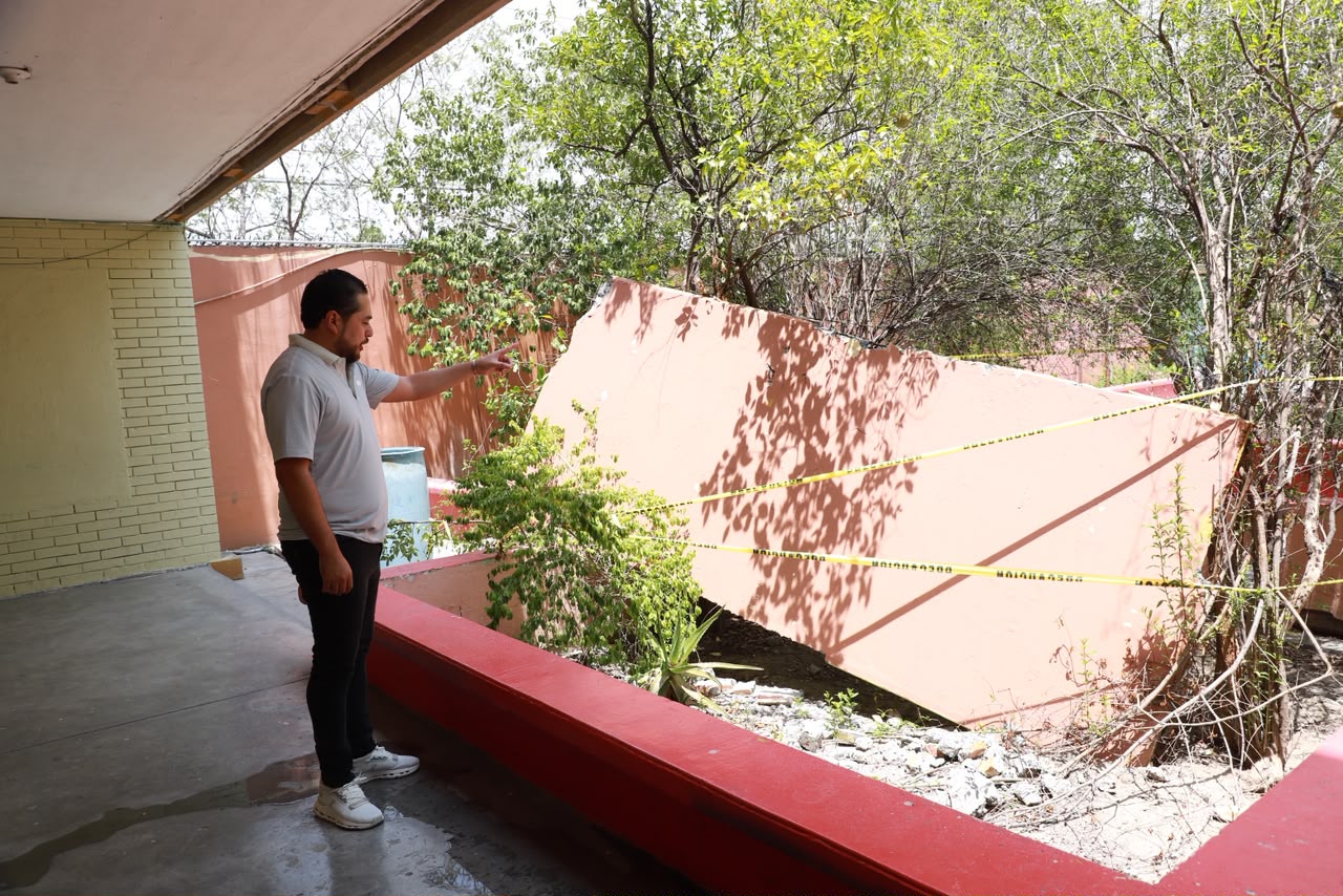 Alertan sobre daños en bardas e instalaciones eléctricas de secundaria en Santa Catarina