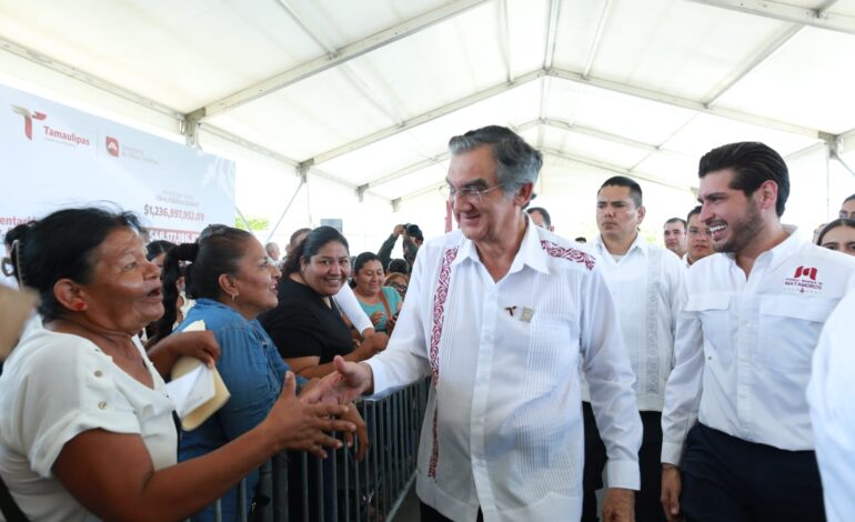 Inaugura AVA obra vial y entrega escrituras a 134 familias de Matamoros