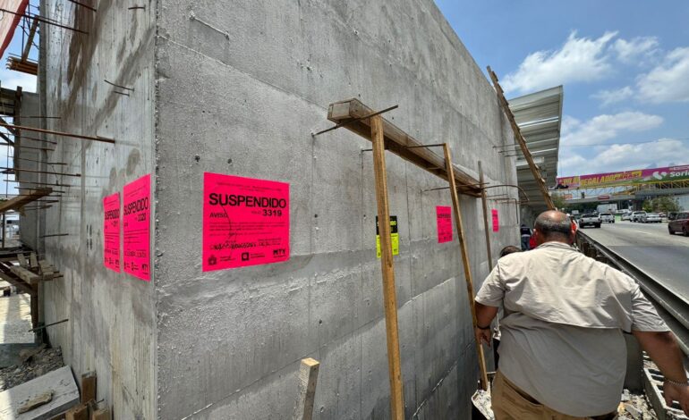 Suspende Monterrey obra del Puente Peatonal La Virgen por afectaciones a drenaje pluvial