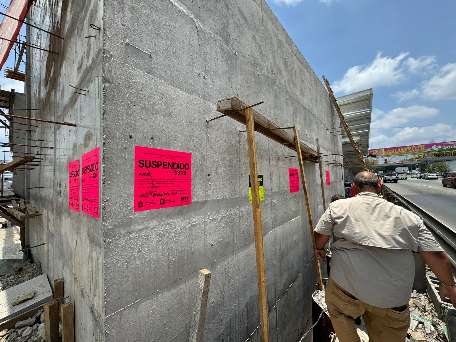 Suspende Monterrey obra del Puente Peatonal La Virgen por afectaciones a drenaje pluvial