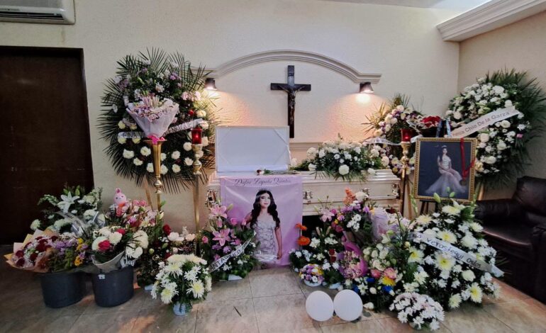 Con mariachi y globos blancos despiden a Dafne; Fiscalía investiga su muerte en campamento
