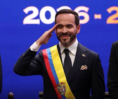 Colombia gira a la derecha: De la Espriella asume el poder y promete cambios 