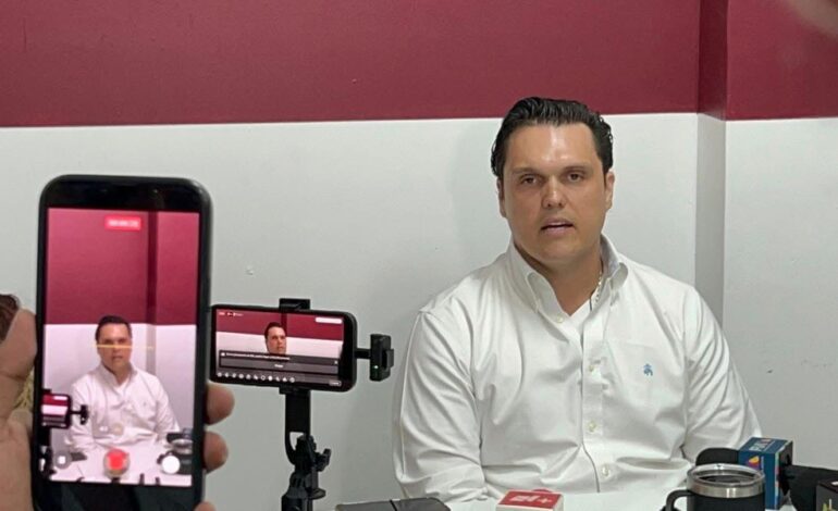 Humberto Prieto exige a Cabeza de Vaca regresar a México y enfrentar a la justicia