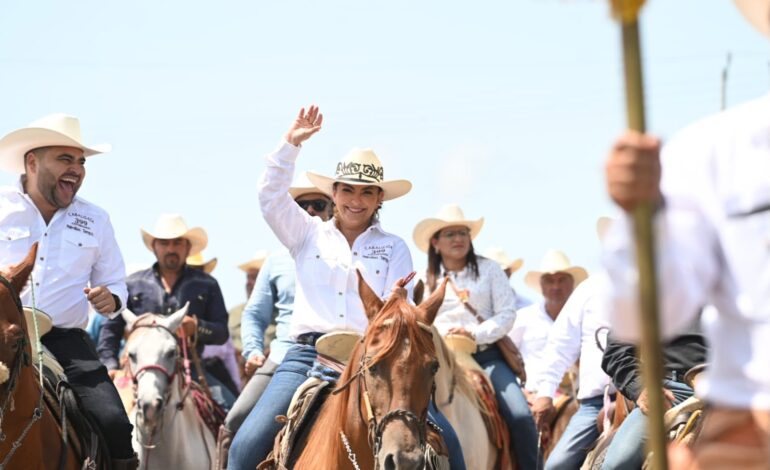 Cabalgata une a los pueblos: Olga Sosa en el 399 aniversario de Palmillas