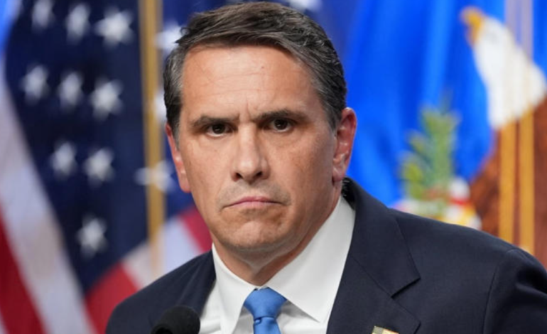 Senado de EU confirma a Todd Blanche como fiscal general por estrecho margen