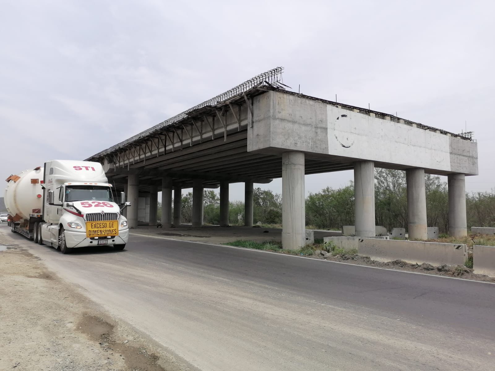 Anuncia Américo que se reactivará la obra del Puente “Magueyes”