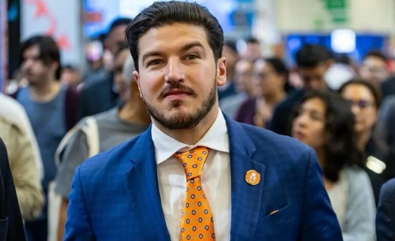 Samuel dice que terminará su sexenio; crece versión que se va
