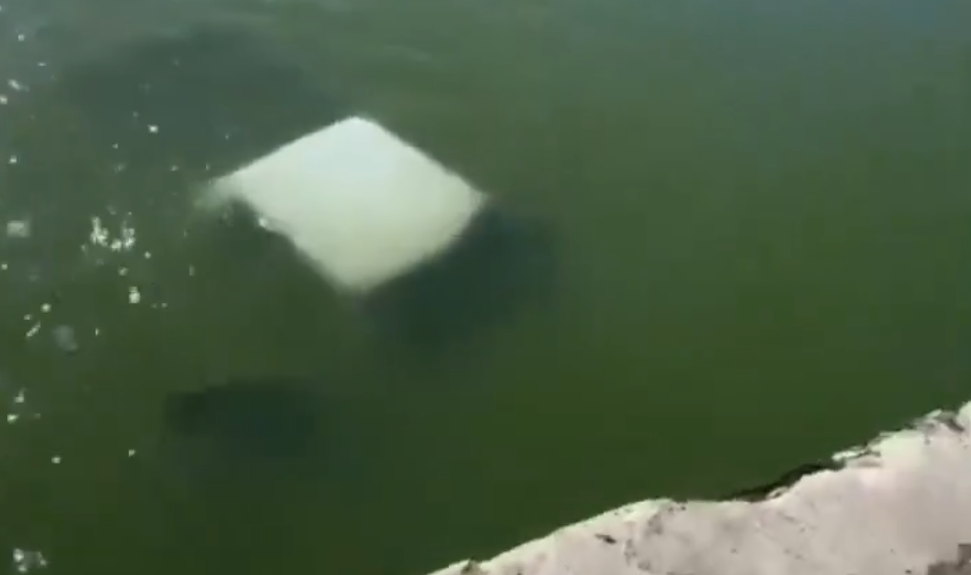 Mueren cuatro marinos al caer vehículo al río en La Pesca
