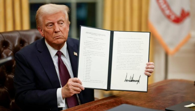 Trump endurece medidas contra el “turismo de maternidad”: podrán revocar visas