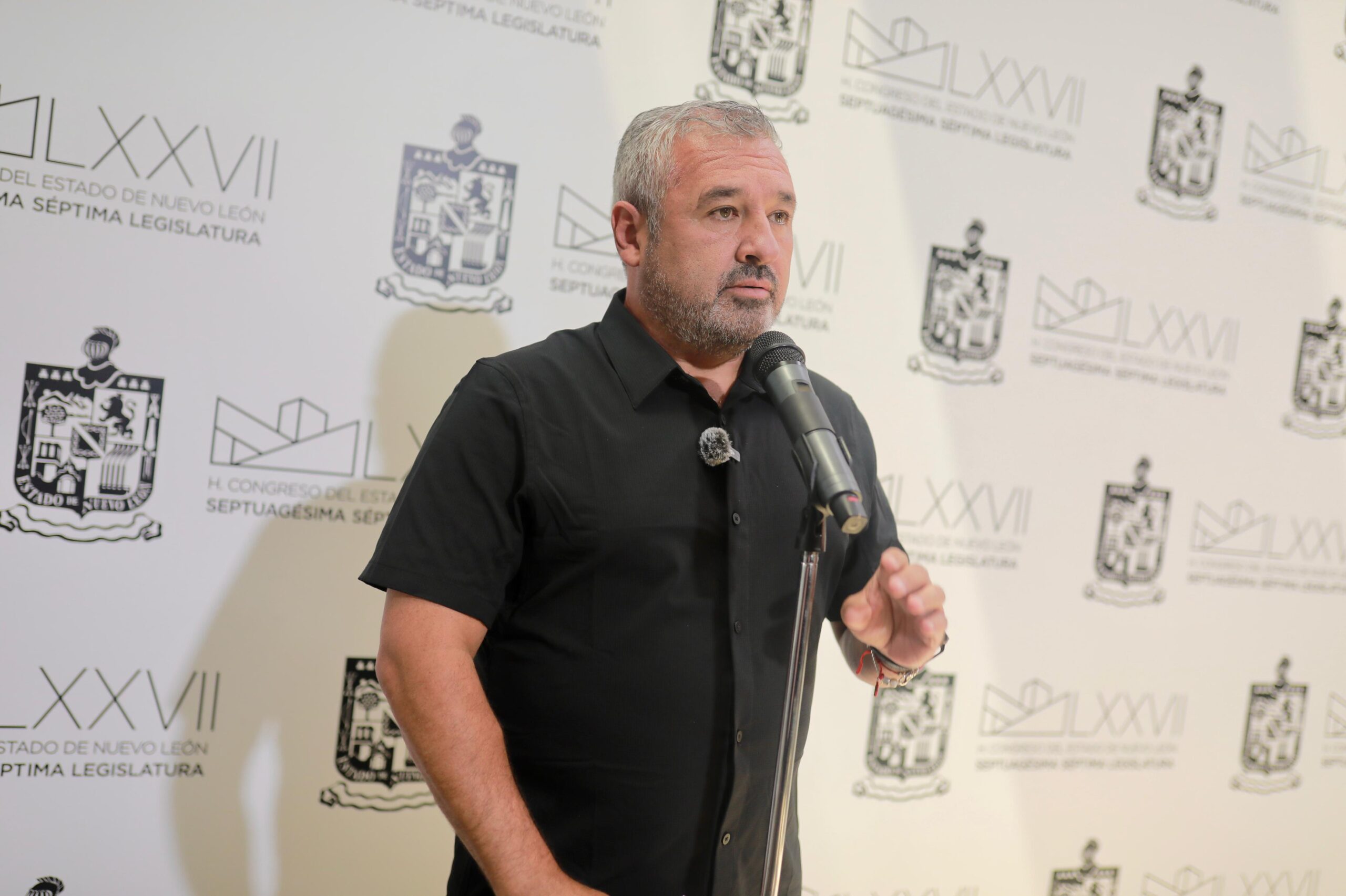 Pide PRI a CFE revisar red eléctrica ante reportes de apagones en Santiago
