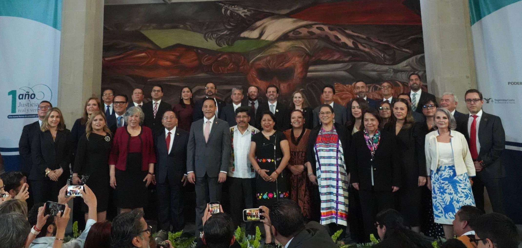 Tania Contreras asiste al Primer Informe de la Suprema Corte de Justicia de la Nación
