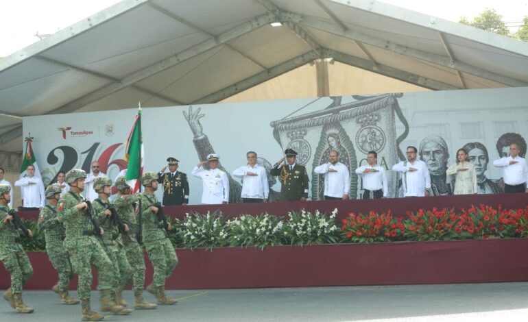 Américo preside desfile cívico-militar por el 216 aniversario de la Independencia de México