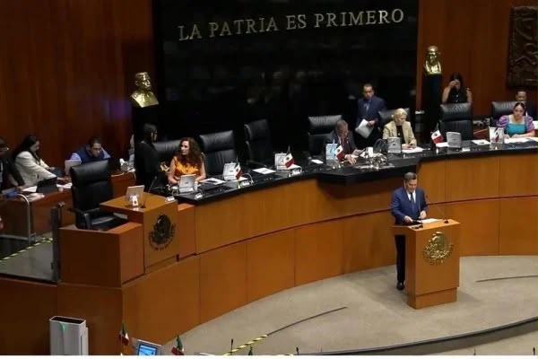 Senado aprueba reforma sobre doble nacionalidad; pasa a los congresos estatales